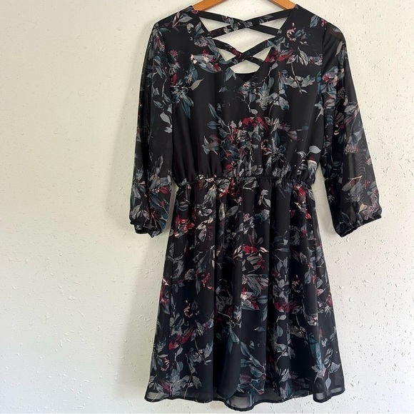 🦋 Maurices Dark Grey Floral Mid Sleeve Mini Dress Wedding Guest Small - Picture 5 of 7